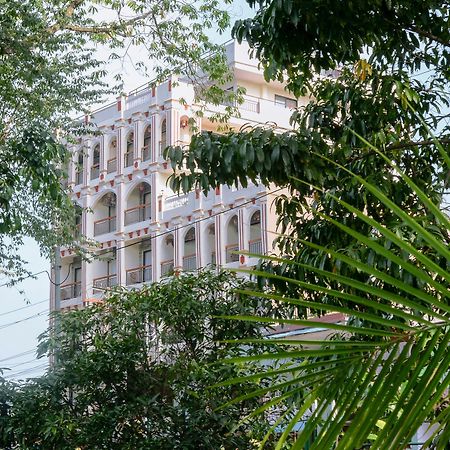 Hotel Raniban Arcade Покхара Екстер'єр фото