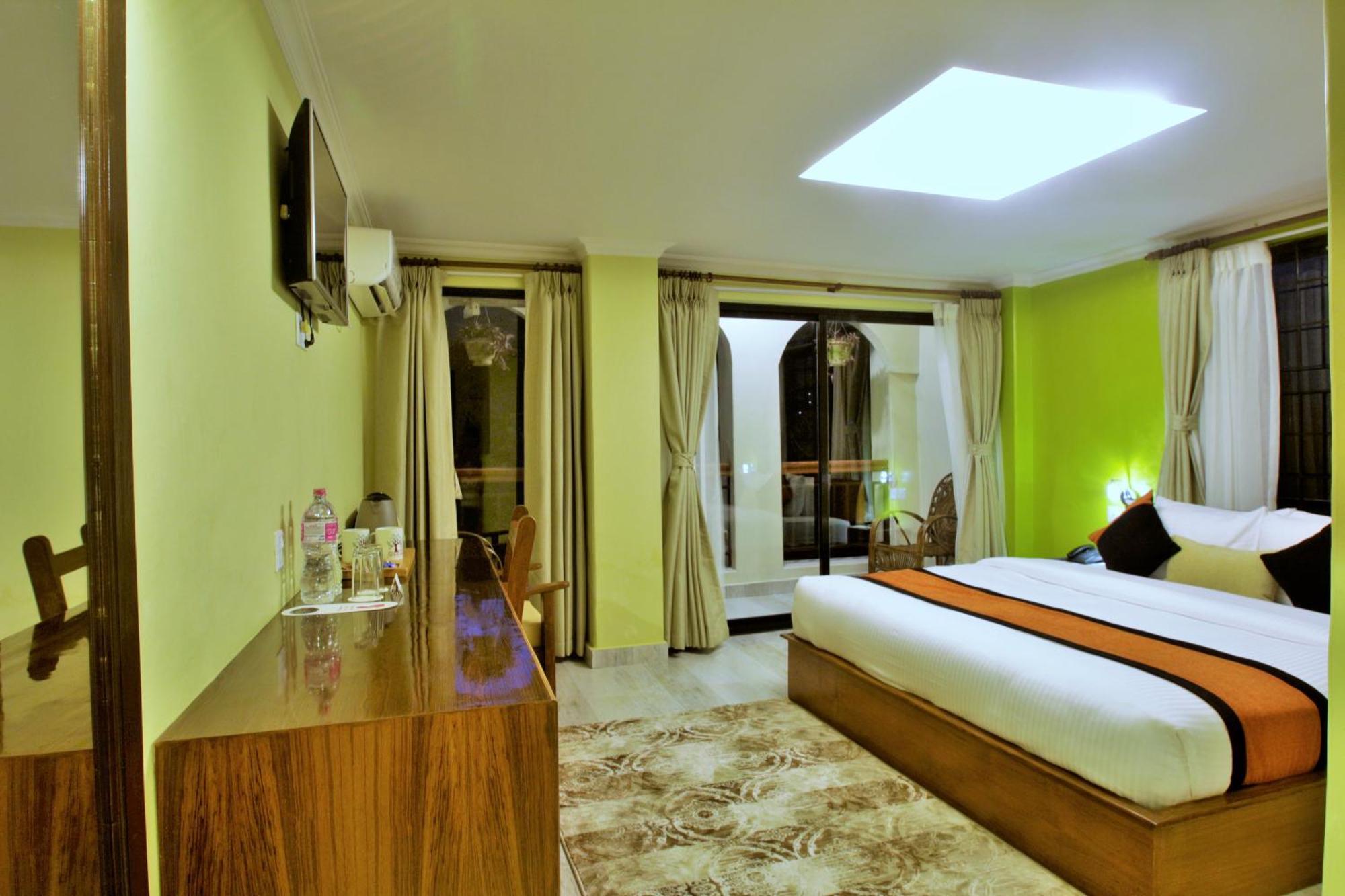 Hotel Raniban Arcade Покхара Екстер'єр фото